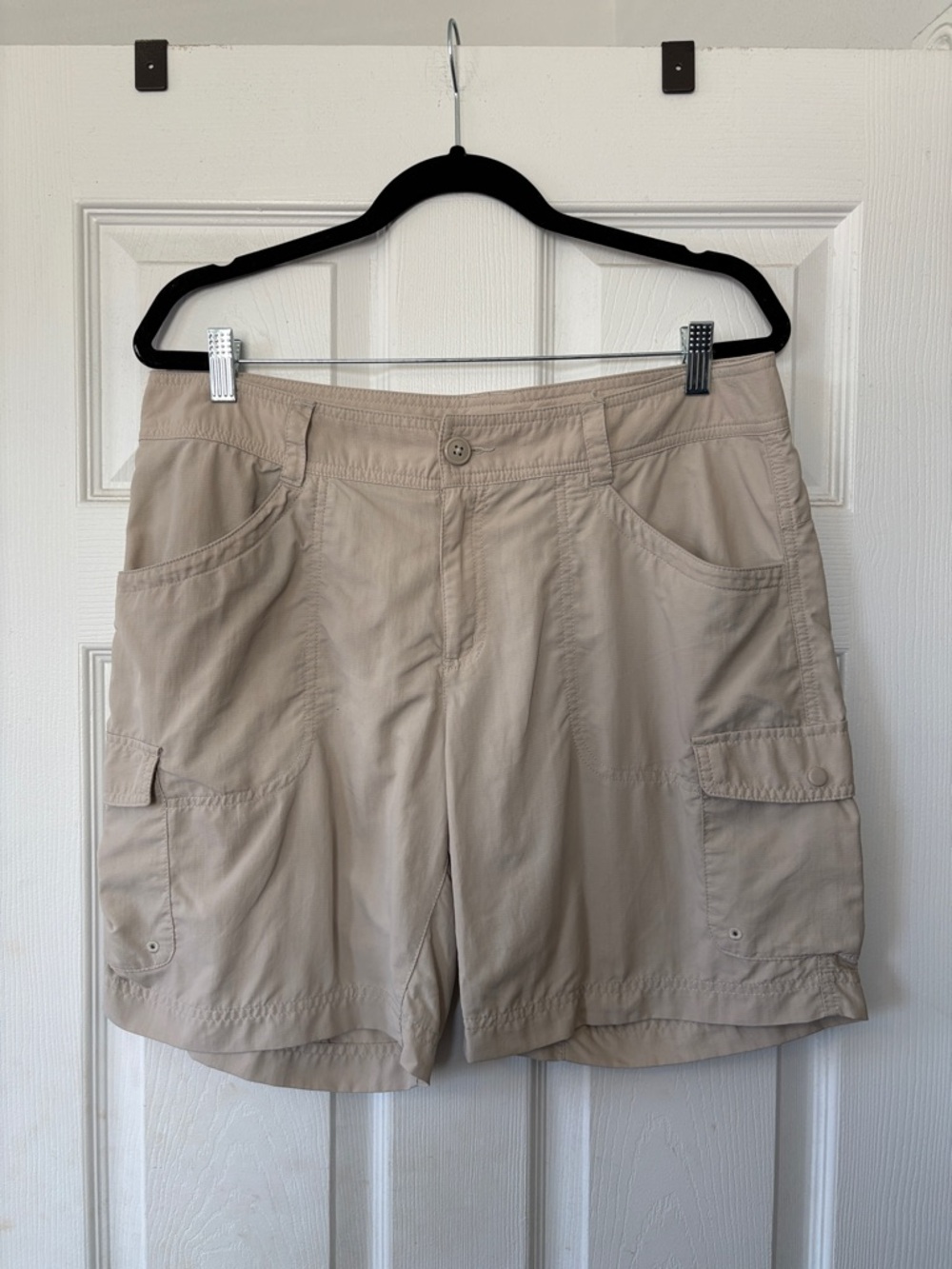 Columbia Beige Women's Cargo Shorts - Omniwick Summer Utility Shorts Size 14